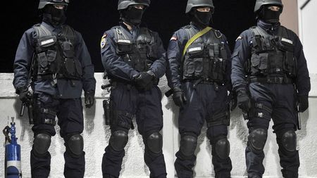 DERBY PENTRU ISTORIE | Fanii CFR-ului driblează "prețurile nesimțite": "Mergem la Tribună". Se anunță peste 10.000 de spectatori la jocul din returul semifinalei Cupei. Poliția izolează stadionul