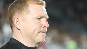 „I-am găsit și echipă imediat”. Fotbalistul pe care Neil Lennon l-a scos din primul 11 al Rapidului fără avertisment pare condamnat să plece