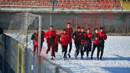 Scandal în curtea "câinilor"!** Suporterii au protestat la reunirea lotului: "Plecați cu toții!" Replica a venit imediat: "Probabil erau beți"