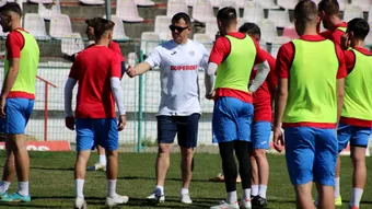 Doi fundași cu experiență din prima ligă, doriți de Andrei Prepeliță la Gloria Buzău. Motivul pentru care antrenorul nu-l poate lua și pe fostul său elev Costinel Tofan | EXCLUSIV