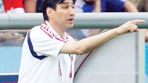 Pițurcă: "Meme este travestit"