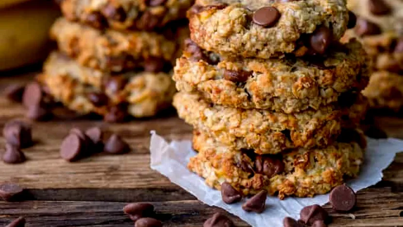 Fursecuri cu fulgi de ovăz și banane. Rețetă de post din 3 ingrediente