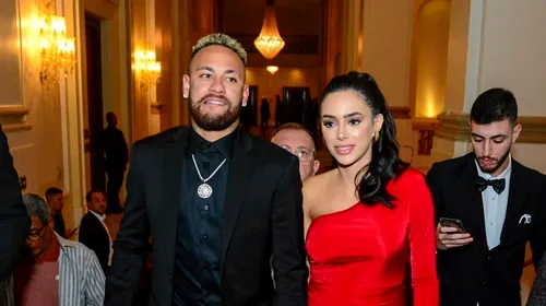 Neymar a călcat din nou pe bec! A petrecut într-un club de noapte alături de două femei, în timp ce iubita sa așteaptă să nască în Brazilia. „E singur!” | GALERIE FOTO