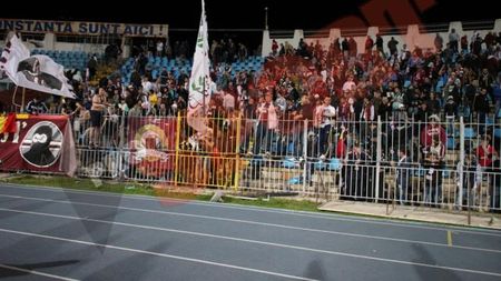 FOTO Peluza de pe stadionul Farul arată ca după bombardament
