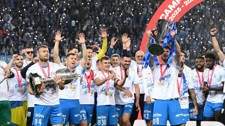 EXCLUSIV Unde a ajuns gazonul pe care Universitatea Craiova a câştigat titlul de campioană