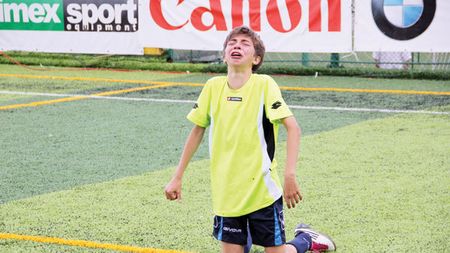 Craiova plânge și la copii!** Micii olteni au terminat "Cupa Hagi Danone" cu ochii în lacrimi! Hagi i-a îmbărbătat