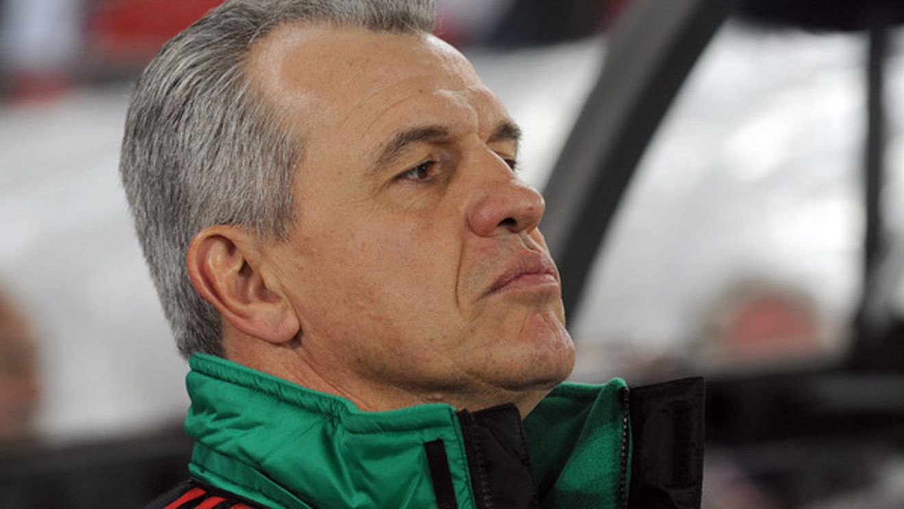 Glumă sau au vrut să-l facă de râs? Fostul selecționer al Mexicului a gafat la TV! A explicat pe cine ar scoate din națională, crezând că nu este în direct! Apoi, a încercat să se scuze: „Mi-au făcut asta”