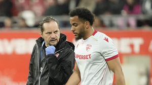 Maxime Sivis este suspect de leziune fibrilară la gambă: când va reveni pe gazon fundașul dreapta francez! EXCLUSIV