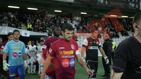 Fanii lui "U" l-au luat în balon pe Cadu: "Ești gravidă?" ** Împăcare: Bornescu și căpitanul CFR-ului și-au dat mâna