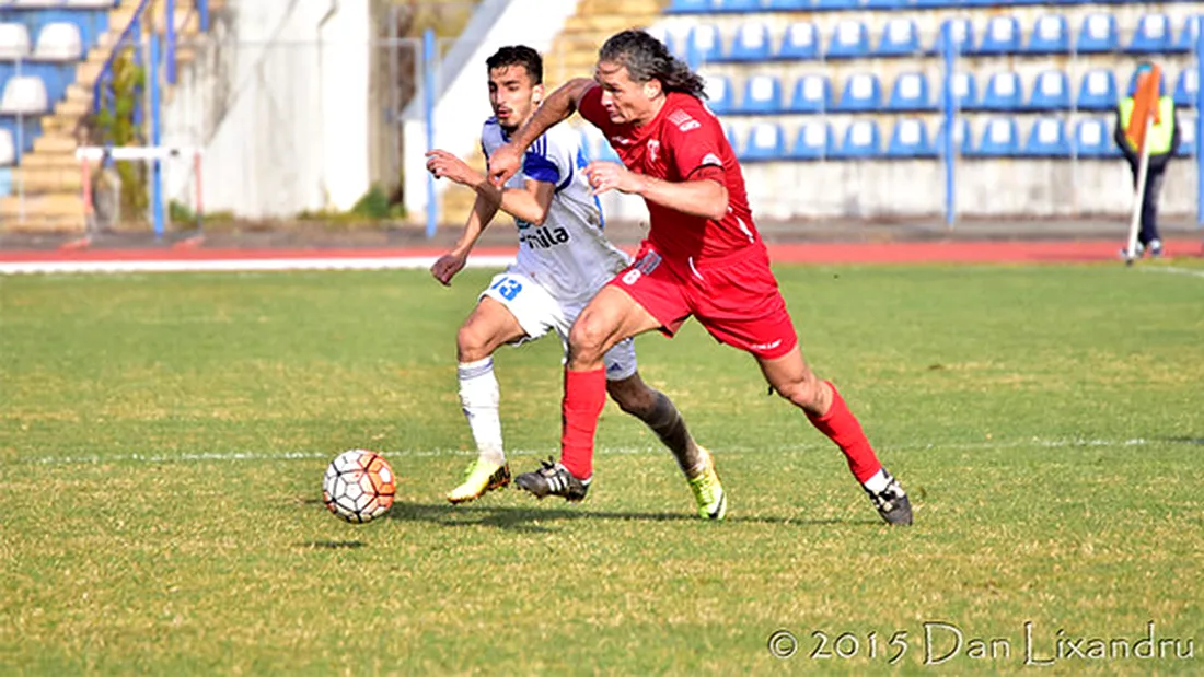 Gaz Metan și FC Brașov sunt văzute în continuare ca cele mai bune echipe din Seria a II-a, în ciuda clasării lor slabe.** Vâlceanu Georgescu nu se gândește deocamdată la promovare