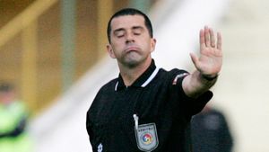 Serea la Unirea Urziceni - CFR Cluj și Lajos la Gloria Bistrița - Steaua