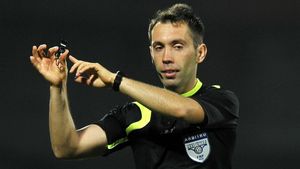 De ce a greșit George Găman la CS Mioveni - FCSB și care sunt regulile hențului de la partida CFR Cluj - Rapid | ANALIZĂ MARIUS AVRAM ETAPA 27
