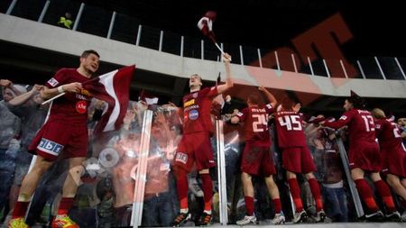 FIESTA pe Cluj Arena! **CFR, "TOT MAI SUS"! FOTO: cum au petrecut Cadu&Co în fieful rivalei