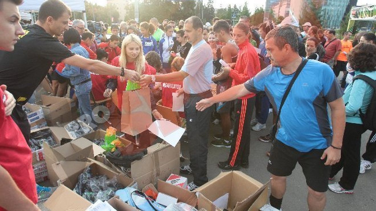 Crosul "We Run Bucharest", un adevărat succes!** 800 oameni au înfruntat vremea, pentru mișcare! Gabi Szabo: "Mă bucur că am participat"