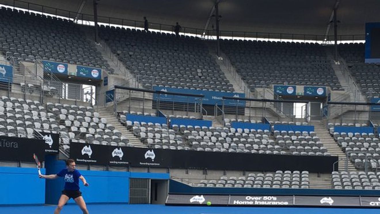 Vești bune din Australia. VIDEO | Simona Halep s-a antrenat normal pe "centralul" din Sydney, sub ochii lui Darren Cahill