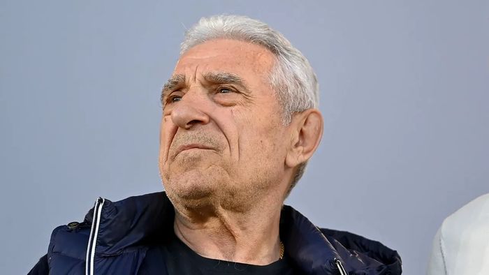 Giovanni Becali a reacționat după atacul lui Mircea Lucescu împotriva celor care fac presiuni pe selecționerul României pentru a convoca fotbaliști. Asta e adevărata relație dintre antrenor și impresar: „E o vorbă la machidoni”