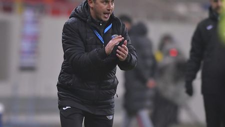 Ilie Poenaru, vorbe mari despre jucătorii Universității Craiova. „A trebuit să alergăm după ei”. Cum s-a schimbat jocul oltenilor după sosirea lui Marinos Ouzounidis