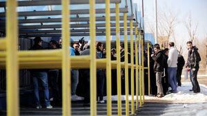 10.000 de bilete vândute în condiții rurale!** UITE ce au îndurat fanii Stelei și cum s-au REVOLTAT pentru situația jenantă