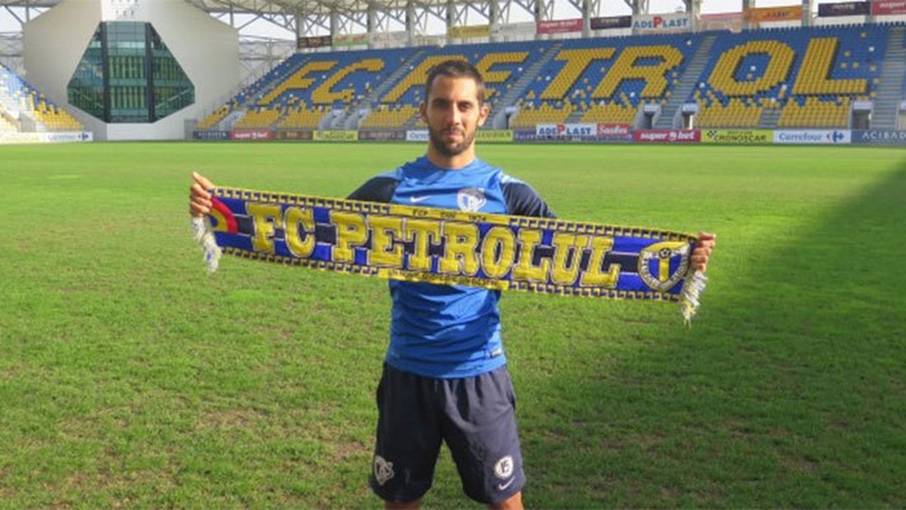 Un fotbalist al Petrolului, bătut de suporterii "Lupilor": a fost confundat cu un fan al Craiovei