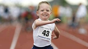 FOTO Imaginea care te va emoționa până la LACRIMI! Acest copil nu renunță și se luptă cu destinul nemilos