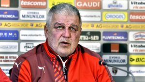 Medicii sunt rezervați în privința șanselor de supraviețuire ale lui Florin Marin. Fostul fotbalist de la Steaua și antrenor de la Dinamo are doar 40 de kilograme la 1,87 metri înălțime