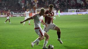 Un nume care a salvat-o pe Dinamo a revenit, la derby-ul cu Rapid, pe tricourile de joc ale „câinilor”. Momentul, anunțat în premieră la EXCLUSIV DINAMO: „Nu ai cum să le ștergi meritele!” | FOTO