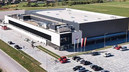 Unul dintre cei mai bogați maghiari, apropiat al premierului Viktor Orban, a construit o „bijuterie” în România cu 2.000.000 de euro