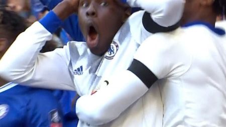 Chelsea s-a calificat în finala Cupei Angliei după un meci de cinci stele cu Tottenham! FOTO | Reacția de milioane a lui Zouma când a văzut golul înscris de coechipierul Matic