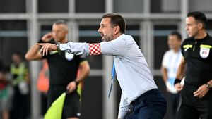 Dinamo vrea să-l transfere pe fotbalistul din Superliga născut la Buenos Aires. Pentru a-i face pofta lui Kopic, acționarii pregătesc un salariu fabulos. EXCLUSIV