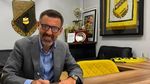 Primele imagini cu Zeljko Kopic la noua echipă: a semnat contractul și s-a pozat cu fularul polonezilor!