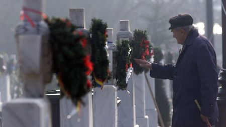 Cum să omori o familie cu un singur glonț. Mama lui Petre Astafei plânge de 25 de ani la mormântul fiului ei rugbist: "Erau 3 de Â«FÂ» în comunism: frig, foame și frică"