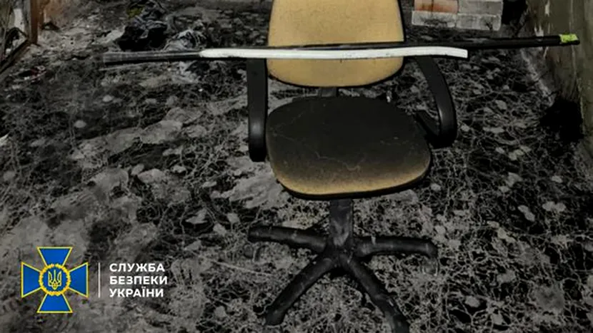 Camera de tortură rusă a fost găsită cu urme de unghii în care ucrainenii și-au numărat zilele în iad