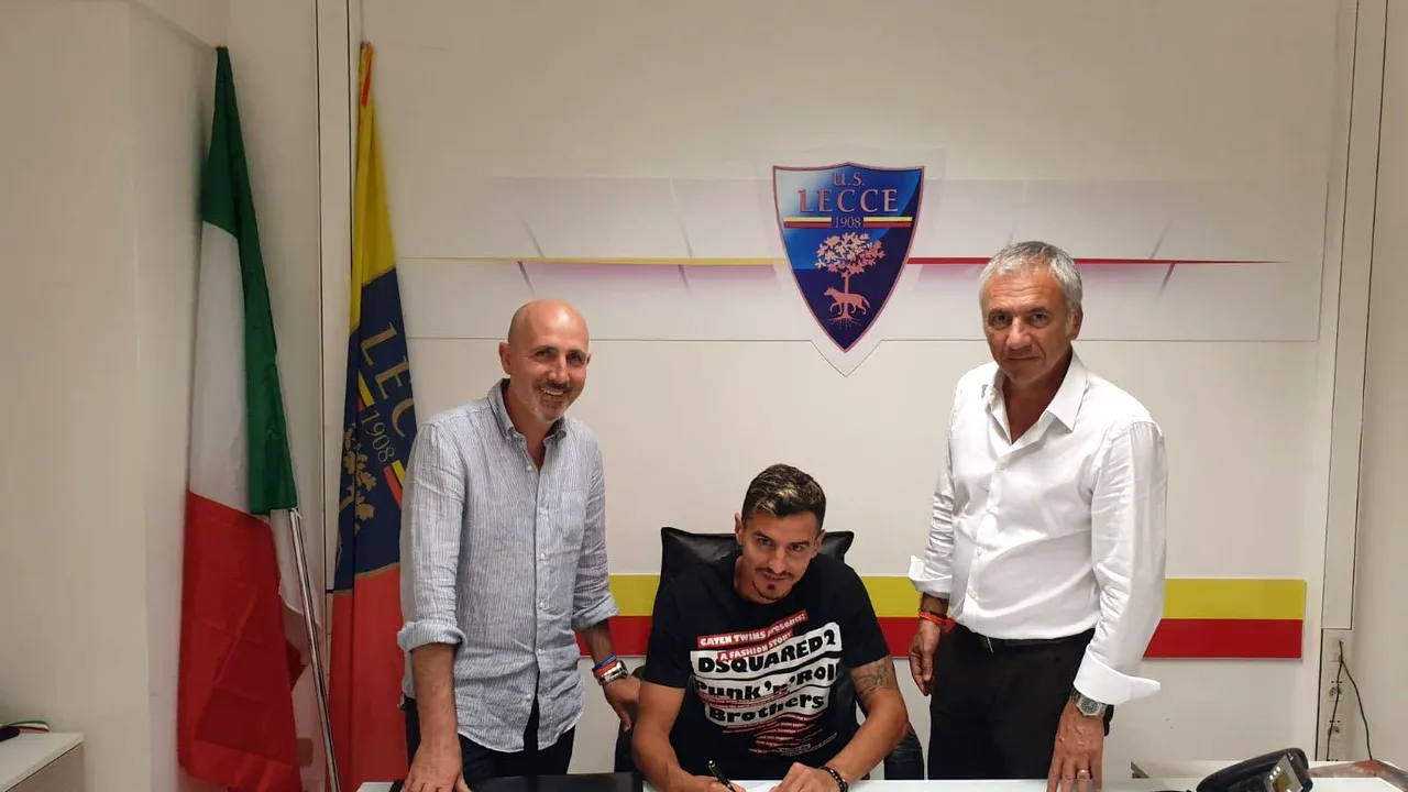 OFICIAL | Romario Benzar, prezentat la Lecce! Pe ce perioadă a semnat fostul fundaș al FCSB-ului