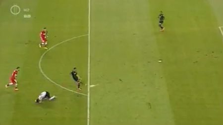 Una dintre cele mai mari ratări ale anului vine din Europa League. VIDEO | Avea toată poarta goală, dar a tras pe lângă