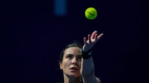 Dovada că ProSport a spus adevărul în cazul Gabriela Ruse și că sportiva, sub presiunea federației și a colegelor, probabil, a încercat să denatureze realitatea! Ascultă interviul cu jucătoarea noastră în timp ce își anunță retragerea și vorbește despre tensiunea din vestiar! | AUDIO EXCLUSIV