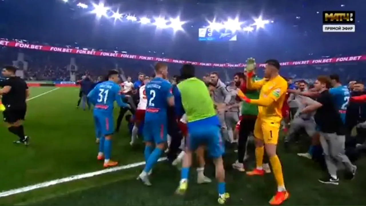 Bătaie generală la derby-ul Zenit - Spartak Moscova. Arbitrul a picat la mijloc și a arătat 6 cartonașe roșii | VIDEO