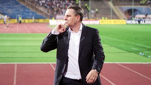 Șumudică îi trimite "bezele" lui Copos: "Antrenând la mișto am bătut Poli și CFR"