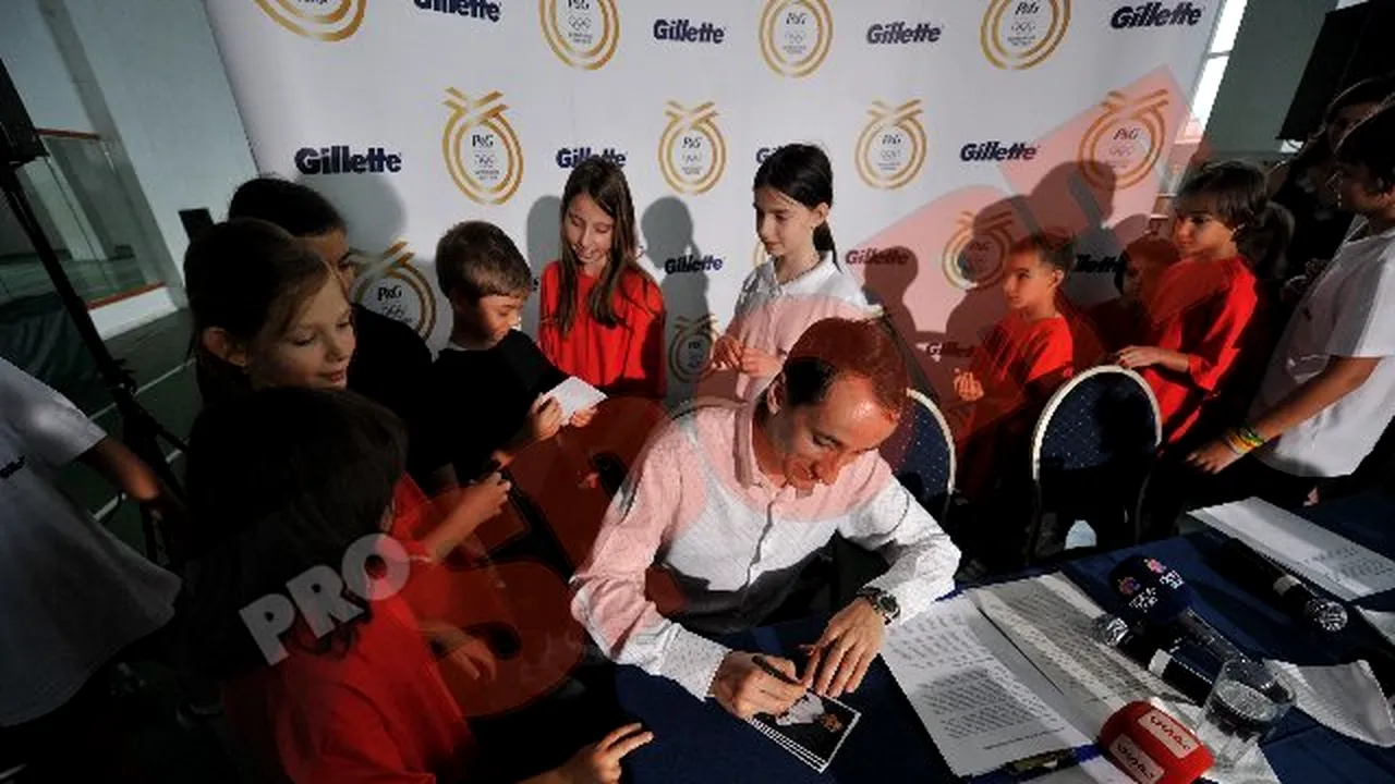 Mihai Covaliu îi îndrumă pe micuții scrimeri de la CS Riposta
