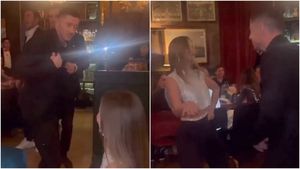 Robert Lewandowski face spectacol și pe ringul de dans, nu doar pe teren! Cum a petrecut starul de la FC Barcelona cu superba lui soție în noaptea de revelion | VIDEO