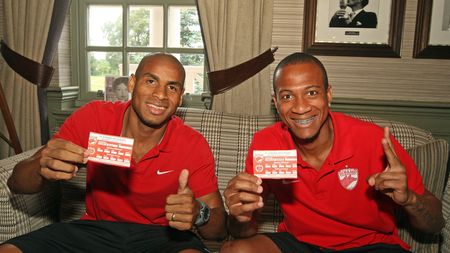 Elevii lui Flavius Stoican promovează abonamentele pentru noul sezon competițional. Costuri minime de 70 de lei pentru accesul la toate meciurile "câinilor"
