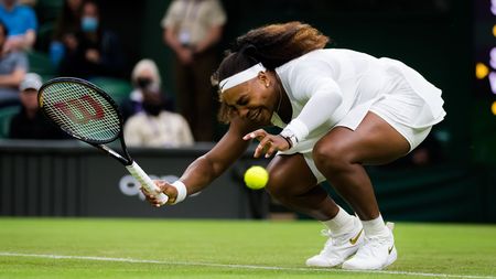 Serena Williams, retragere șoc de la Wimbledon! Americanca s-a prăbușit și a început să plângă. Cum au reacționat spectatorii | FOTO