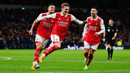 Arsenal, cu o mână pe titlu! „Tunarii” au învins-o pe Tottenham în derby-ul de Nord al Londrei și s-au desprins în fruntea clasamentului