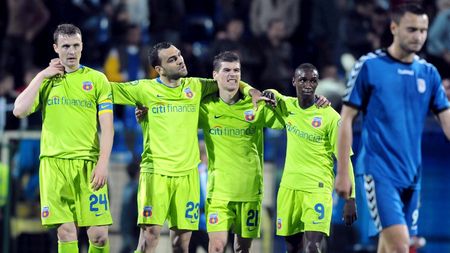 Bătaie în vestiarul Stelei între doi fotbaliști cunoscuți: unul dintre cei mai controversați jucători s-a luat cu unul dintre liderii echipei! Pumni și picioare: „De la supărare s-a întâmplat ce s-a întâmplat”