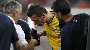 Mandzukici va fi operat după ce și-a spart nasul în partida cu Olympiakos Pireu