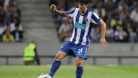 Ținut pe tușă de Răzvan Lucescu, reinventat de Bergodi**: "Săpunaru e bun, dar să nu mai facă scandal"