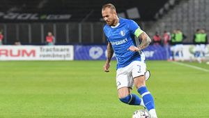 Oltenii nu se joacă şi forțează transferul lui Denis Alibec la Universitatea Craiova. Sorin Cârțu a făcut anunțul