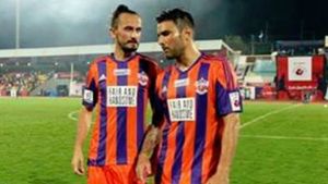 Mutu vrea la Euro, dar nu joacă nici în India! "Briliantul" a văzut de pe bară meciul cu echipa lui Malouda și finalul nebun, cu goluri în minutele 90+7 și 90+8