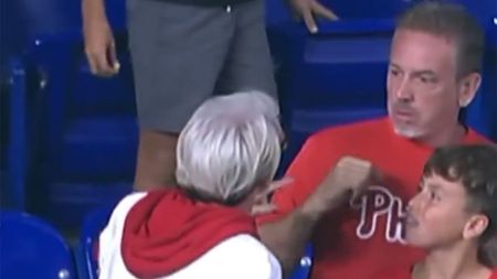 Reacția revoltătoare a unei femei după ce un tată a prins o minge de baseball pentru fiul lui