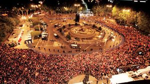 Cine sunt Barcelona și Real? Fiesta în familie la București!** 13.000 de lei contra 10.000 de "colchoneros"