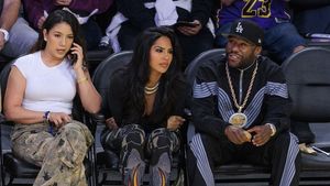 Floyd Mayweather a dat în judecată un ziarist şi publicația la care scrie şi a cerut despăgubiri de 100.000.000 de euro într-un mega-scandal imobiliar